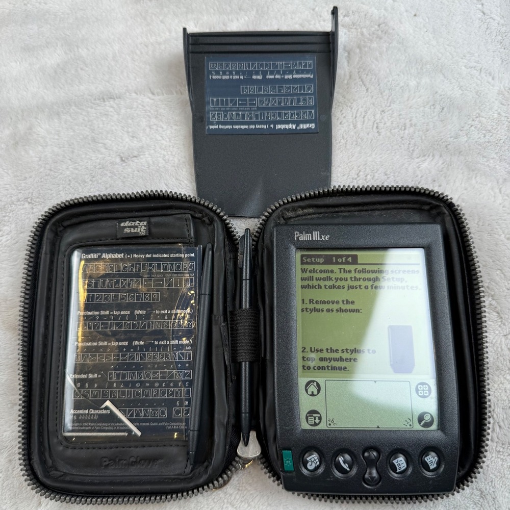 Palm IIIxe PDA Personal Digital‎ Assistant with Case Stylus Graffiti Guide